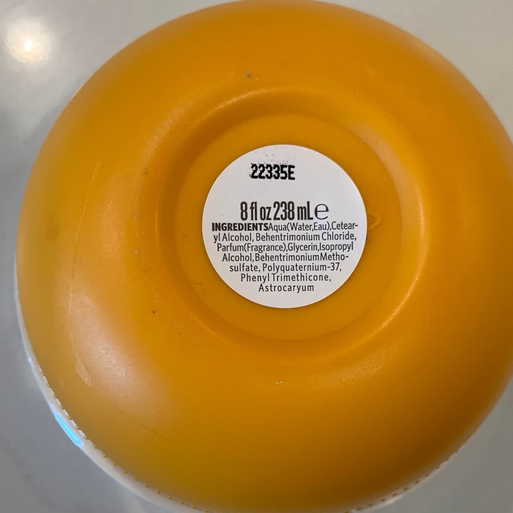 Sol de Janeiro Hair Repair Treatment in Bright Yellow Jar - Picture 3 of 4